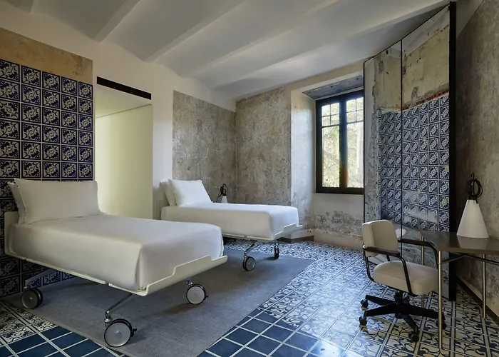 Rhinoceros Aparthotel