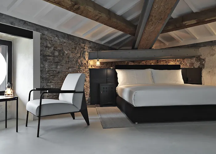 Ξενοδοχείο με διαμερίσματα Rhinoceros 5*