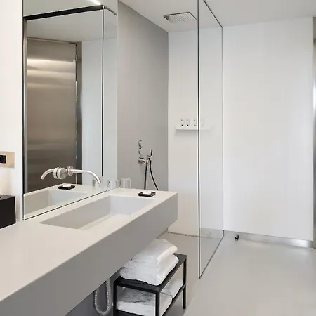 Rhinoceros Aparthotel