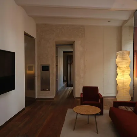 Rhinoceros Aparthotel